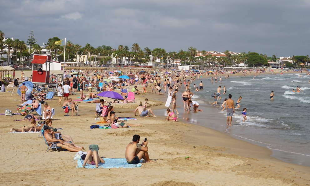 El servei de socorrisme a les platges de Cambrils s'inicia demà, 1 de juny