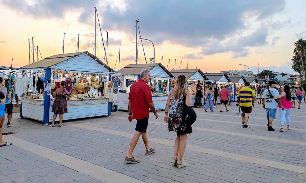Creativitat a peu de carrer: arriben els mercats d'artesania d'estiu a Salou
