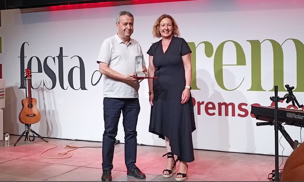 Revista Cambrils guanya el premi a la millor portada en la categoria de mensuals dels Premis Premsa Comarcal