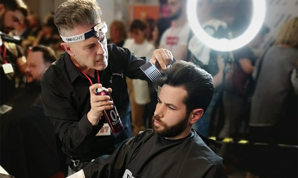 El barber cambrilenc Javi Torrente obté la primera posició en la modalitat «només tisores» de la Barber Battle
