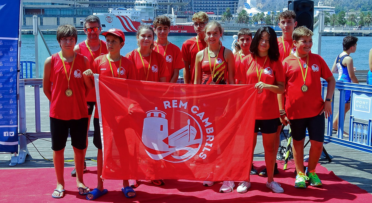 L'equip Cadet Masculí del Club Rem Cambrils amb la medalla de bronze del Campionat de Catalunya de Llagut
