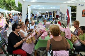 Més de cinquanta entitats i associacions cambrilenques participen en la IV Mostra d'Entitats de Cambrils al Parc del Pescador