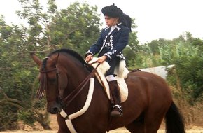 L'Alta Escola d'Equitació, de nou protagonista en una jornada a l'Escola d'Antonio Santiago