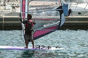L'equip Tarifa-Cambrils Windsurf Challenger arriba a Portbou i completa la seva travessia per la costa catalana