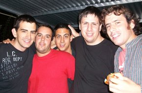Els Toquem Fusta celebren els cinc anys del grup amb una gran festa acompanyats d'amics i seguidors