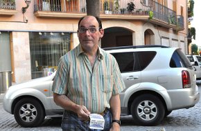 El venedor cambrilenc de l'ONCE Pere Mas reparteix més de 900.000 euros a Cambrils