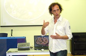 "No et mengis el món" debat les conseqüències negatives de les grans explotacions agrícoles i pesqueres als països subdesenvolupats 
