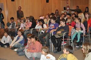 El ninot "Glups" és la nova mascota de "El Club de la Tele" de la Televisió de Cambrils