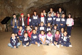 Alumnes del CEIP Mas Clariana visiten les coves de l'Espluga de Francolí