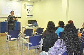 Una xerrada-taller adreçada als pares debat "Els canvis, la sexualitat i l'afectivitat a l'adolescència"