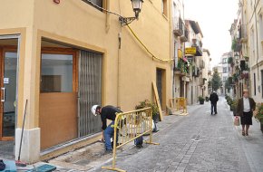 Una avaria al carrer de les Creus deixa sense subministrament elèctric uns quants abonats