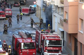 Un incendi en una ferreteria de Mont-roig del Camp obliga a desallotjar una cinquantena de veïns