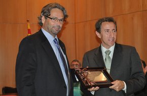 Un treball de dos investigadors de la Universitat de Màlaga guanya el Premi Internacional Antoni de Gimbernat