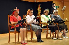 Els usuaris del Casal Municipal de la Gent Gran acomiaden l'any amb una Festa de Nadal