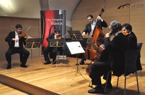 Els valsos i les polques de Camerata XXI omplen de públic la Cripta de l'Ermita