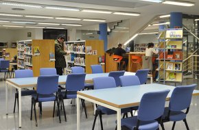 La Biblioteca reprèn el programa "Llegeixes en...?", una iniciativa que fomenta la lectura de llibres en idiomes estrangers