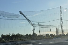 Les fortes ratxes de vent de mestral provoquen desperfectes a Cambrils