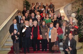 L'Escola de puntaires de Cambrils visita el Parlament de Catalunya i l'Ajuntament de Barcelona