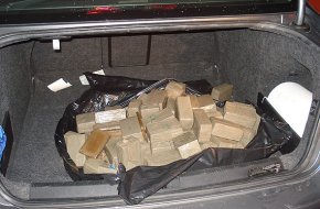 La Policia Local de Mont-roig localitza 150 quilos d'haixix amagats al maleter d'un cotxe