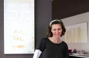 La cambrilenca Nuri Mariné exposa part de la seva col·lecció de quadres 'Celitre' en un restaurant del Port de Tarragona