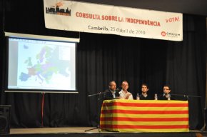 Pere Navarro i Magí Sunyer protagonitzen el primer acte de campanya pel referèndum del proper 25 d'abril