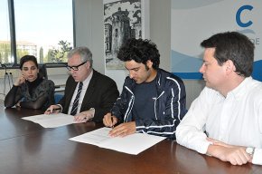 El pilot cambrilenc Ivan Cervantes i l'Ajuntament signen un conveni de patrocini per aquesta temporada per valor de 23.200 euros