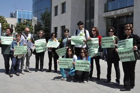 Nova mobilització del professorat a les portes de l'Ajuntament contra la nova llei d'educació