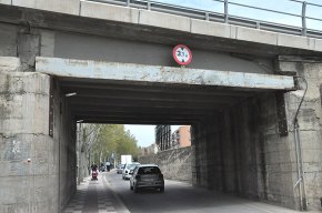 S'instal·larà un gàlib de ferro a tocar del pont de l'avinguda d'Adelaida per evitar noves topades