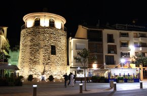 La Torre del Port de Cambrils estrena nova il·luminació
