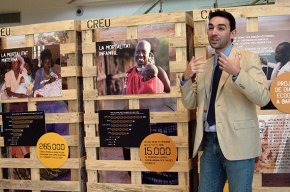 L'exposició "Àfrica: cares i creus" plasma en imatges històries d'èxit i projectes que tiren endavant al continent africà