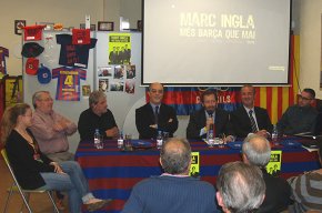 El precandidat a la presidència del Barça, Marc Ingla, fa campanya a Cambrils