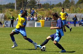 El FC Cambrils es complica la permanència amb una nova derrota, mentre que la UCF pren aire amb una victòria per la mínima
