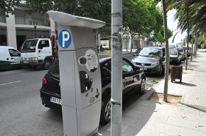 Es posen en marxa les zones blaves amb l'increment de les tarifes i amb la creació de noves places