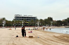 Quatre banderes blaves pel litoral de llevant cambrilenc