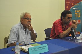 El poeta, traductor i crític literari Francesc Parcerisas posa punt i final a l'Aula de Poesia d'aquest curs