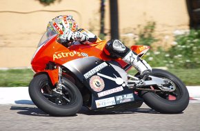 El jove pilot cambrilenc Xavier Maza participa en el campionat de Catalunya de motociclisme promoRACC