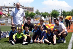 L'equip prebenjamí de la UCF Cambrils guanya un campionat de futbol disputat a Torreforta
