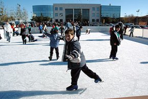 Patinatge sobre gel a la plaça de lAjuntament