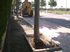 Comencen les obres de reconstrucció d'un tram de les voreres de l'avinguda de Vilafortuny