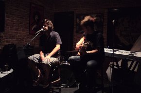 Surt a la llum el disc 'Cambrilsona', format amb cançons de vuit grups de música local
