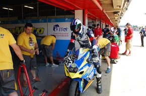 Els cambrilencs Manel Ballespí i Eloi Guasch de l'equip Flipa Moto Endurance 2010 aconsegueixen completar les 24 Hores de Motociclisme