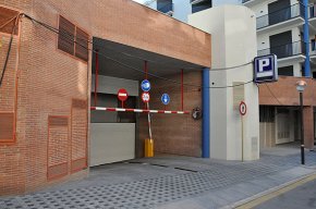 El pàrquing municipal de l'antiga cooperativa encara no està obert al públic