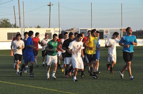 El FC Cambrils comença la temporada amb moltes cares noves i amb Joan Ferraté "Rufino" a la banqueta