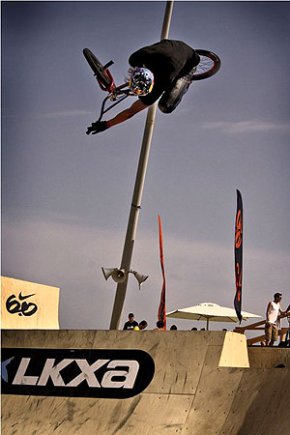 La jove cambrilenca Paula Abad guanya el segon premi del concurs de fotografia 'Barcelona Extreme Sports'