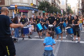 Els timbalers Cop de Cap actuen per tercer any consecutiu a les Festes del barri de Gràcia