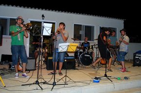 Neix Papagayo, una nova formació musical cambrilenca especialitzada en la "rumba de carrer"
