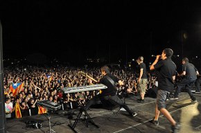 Vibrant concert de la Diada que congrega uns 10.000 assistents a Cambrils