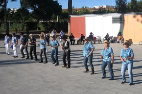 El Parc del Pinaret balla a ritme de country a la II Trobada organitzada per lassociació cambrilenca 'No pot ser, no pot ser'