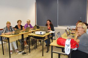 El Club de Jubilats de la Casa del Mar posa en marxa la seva nova aula d'informàtica