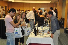 Una quinzena de cellers tarragonins ofereixen un tast dels seus vins als restauradors cambrilencs